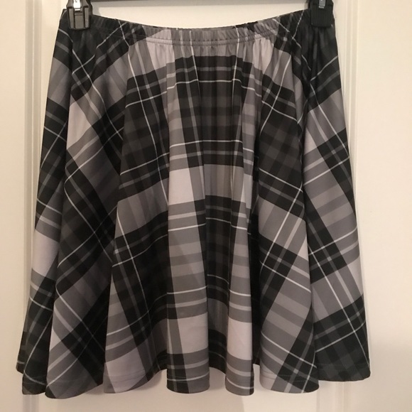 CowCow Dresses & Skirts - CowCow Plaid Skater Skirt